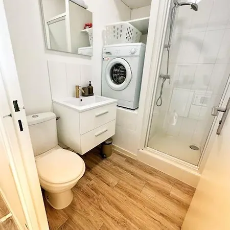 Charme, Balcon, Parking, Piscine, Tramway, Netflix Apartment *
