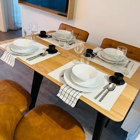 Apartman Charme, Balcon, Parking, Piscine, Tramway, Netflix *